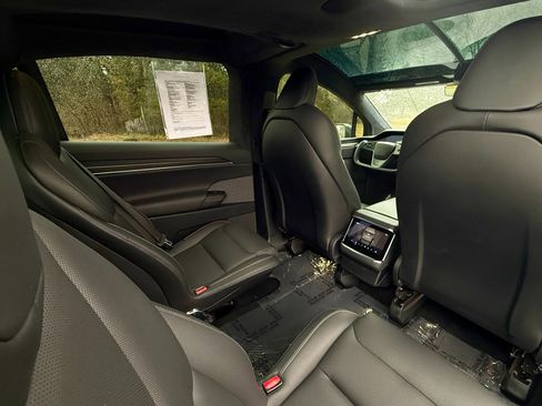 Used 2023 Tesla Model X Plaid image 87