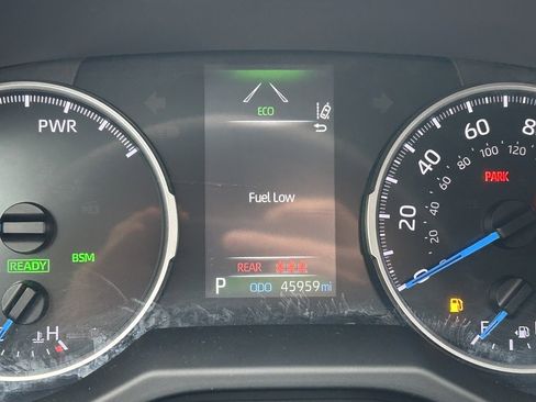 Used 2022 Toyota RAV4 XLE Premium image 19