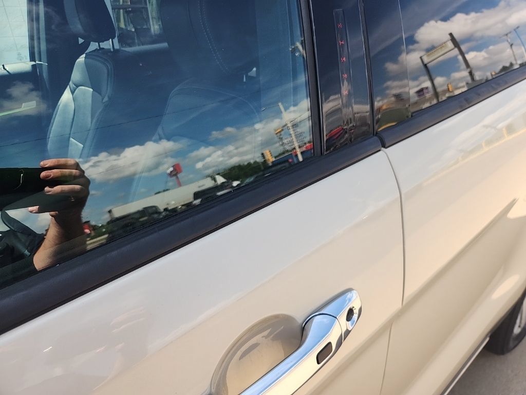 Used 2018 Ford Explorer Limited AWD/4WD image 11