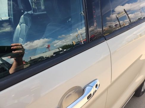 Used 2018 Ford Explorer Limited AWD/4WD image 11