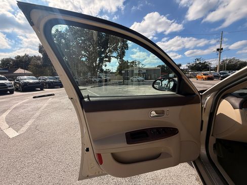 Used 2008 Buick LaCrosse CXL w/ Driver Confidence Package image 16