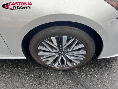 Used 2024 Nissan Altima 2.5 SV image 21