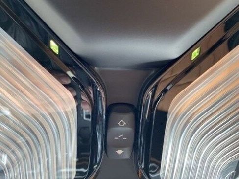 New 2023 BMW 330i Sedan w/ Convenience Package image 39