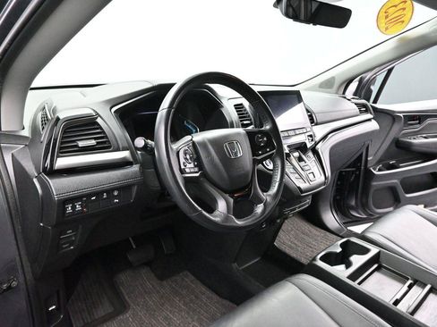 Used 2023 Honda Odyssey Touring image 17
