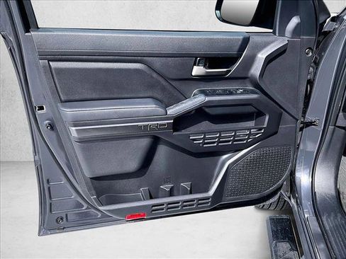 Used 2025 Toyota Tacoma TRD Sport image 18