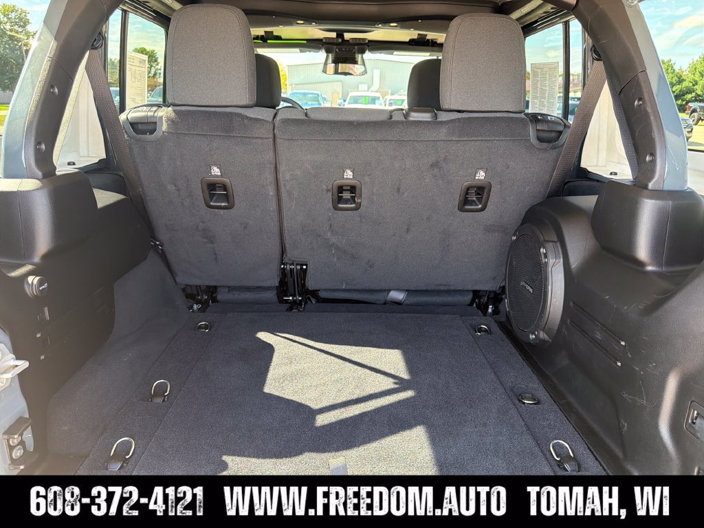 Used 2026 Jeep Wrangler Unlimited Sahara AWD/4WD image 29