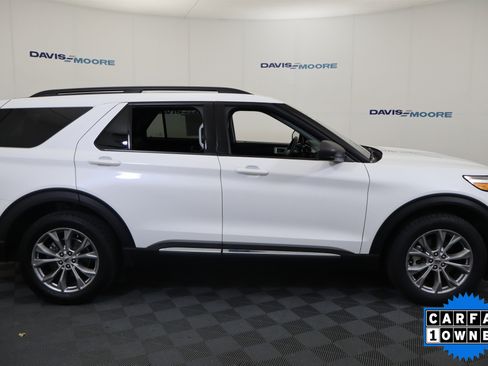 Used 2023 Ford Explorer XLT w/ Equipment Group 202A image 4