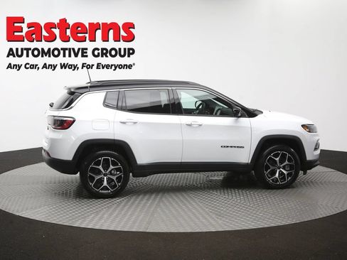 Used 2025 Jeep Compass Limited AWD/4WD image 43