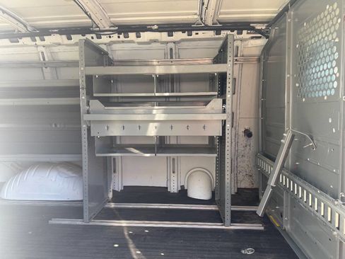 Used 2015 Chevrolet Express 2500 image 24