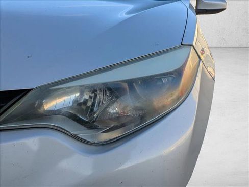 Used 2014 Toyota Corolla LE image 9