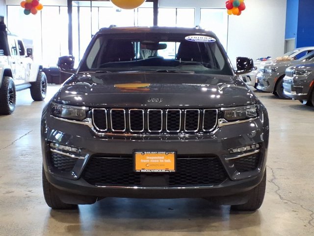 Used 2023 Jeep Grand Cherokee Limited AWD/4WD image 2