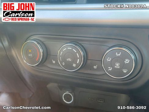 Used 2024 Chevrolet Trax LS w/ LS Convenience Package FWD image 19