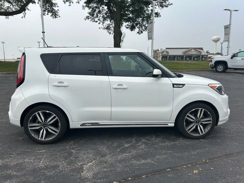 Used 2016 Kia Soul + w/ Soulful Package FWD image 4