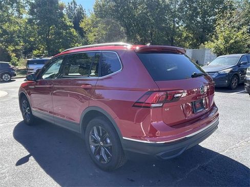 Used 2022 Volkswagen Tiguan SE image 4