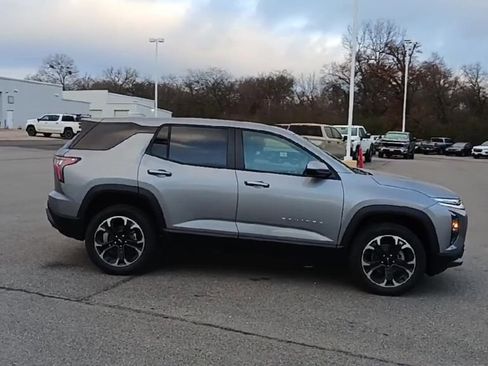 New 2026 Chevrolet Equinox LT w/ Convenience Package II image 9