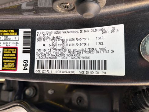 Used 2020 Toyota Tacoma SR5 RWD image 39