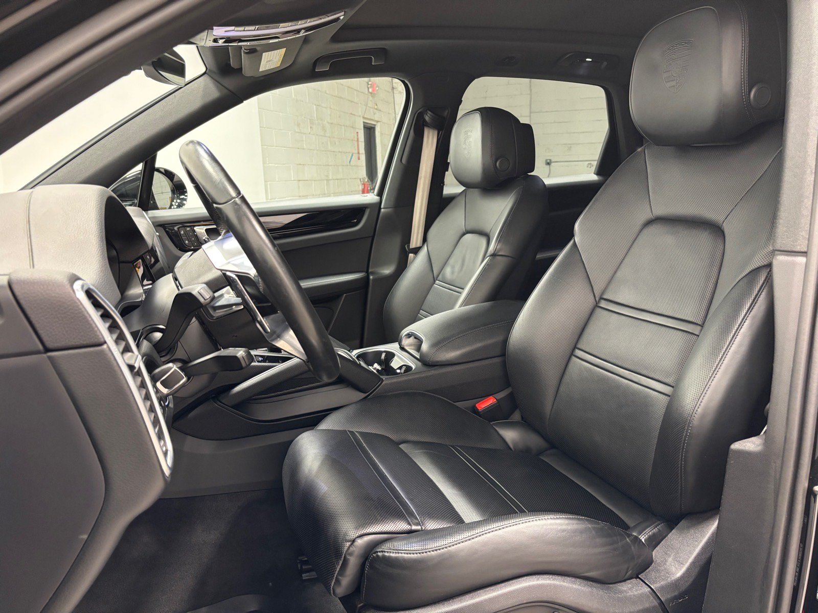 Used 2023 Porsche Cayenne Platinum Edition AWD/4WD image 20