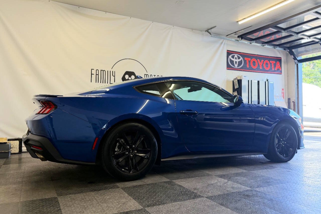 Used 2024 Ford Mustang GT RWD image 11