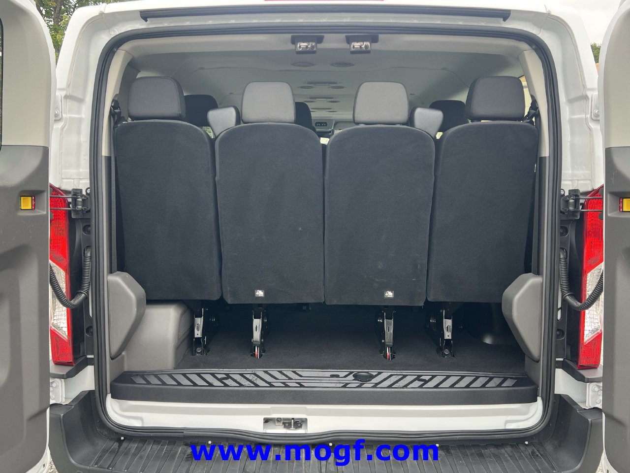 Used 2025 Ford Transit 350 XLT RWD image 18