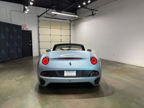 Used 2013 Ferrari California image 35