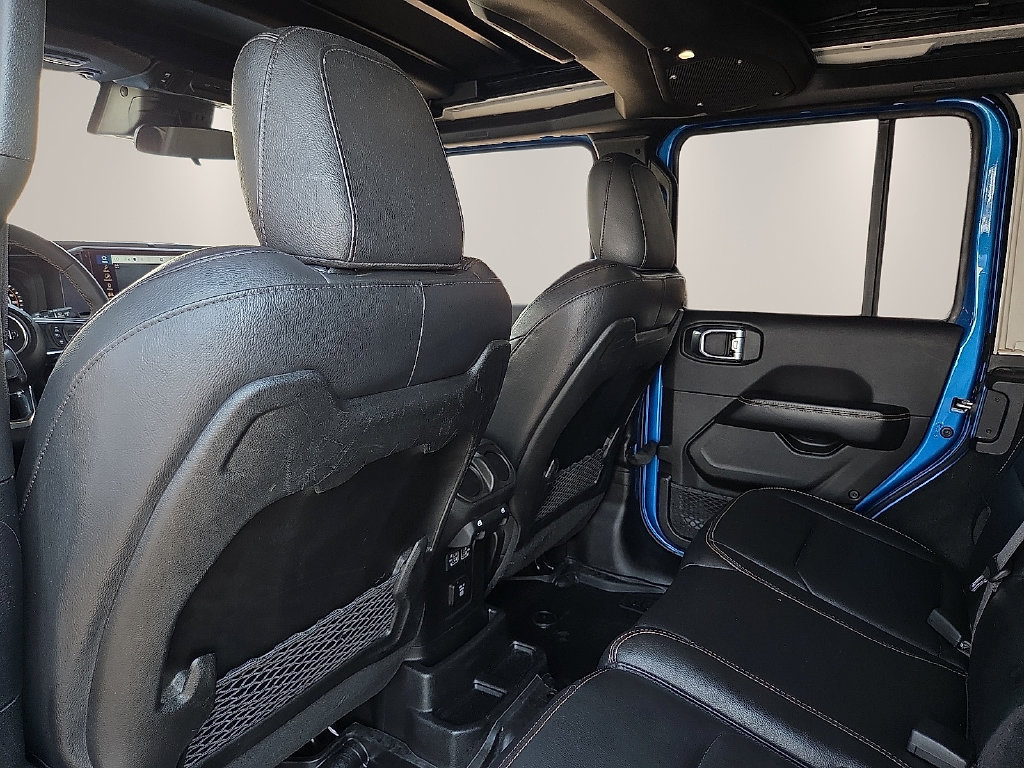 Used 2024 Jeep Wrangler Unlimited Sahara AWD/4WD image 12