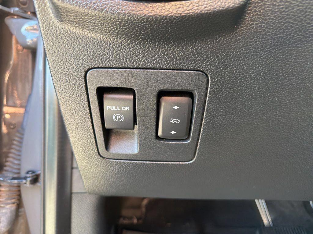 Used 2020 Ford F150 Raptor w/ Equipment Group 802A Luxury AWD/4WD image 37