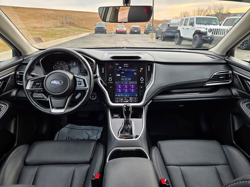 Used 2022 Subaru Outback Limited image 17