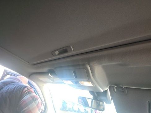 Certified 2023 Nissan Frontier SV w/ SV Premium Package image 7