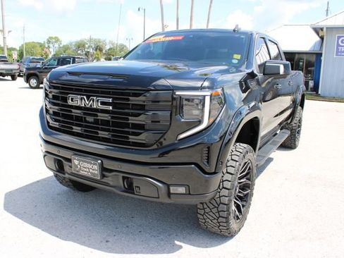 Used 2024 GMC Sierra 1500 Elevation w/ Elevation Premium Package AWD/4WD image 3