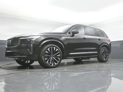 New 2026 Volvo XC90 T8 Plus image 41