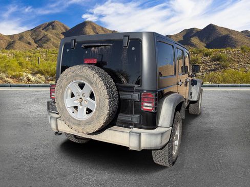 Used 2017 Jeep Wrangler Unlimited Sport w/ Quick Order Package 23S AWD/4WD image 3