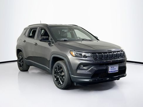 Used 2022 Jeep Compass Latitude AWD/4WD image 3