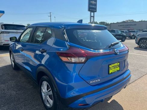 Used 2021 Nissan Kicks S FWD image 7