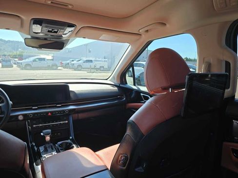 Used 2023 Kia Carnival SX Prestige FWD image 14