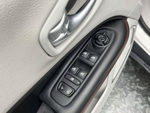 Used 2018 Jeep Compass Limited AWD/4WD image 7