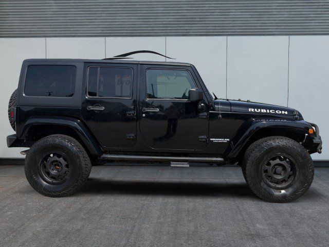Used 2012 Jeep Wrangler Unlimited Rubicon w/ Connectivity Group AWD/4WD image 9