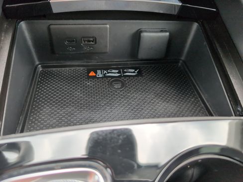 Used 2025 Buick Envision Sport Touring AWD/4WD image 32