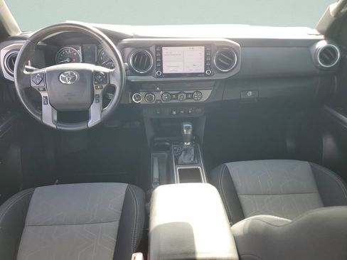 Certified 2020 Toyota Tacoma TRD Sport AWD/4WD image 11