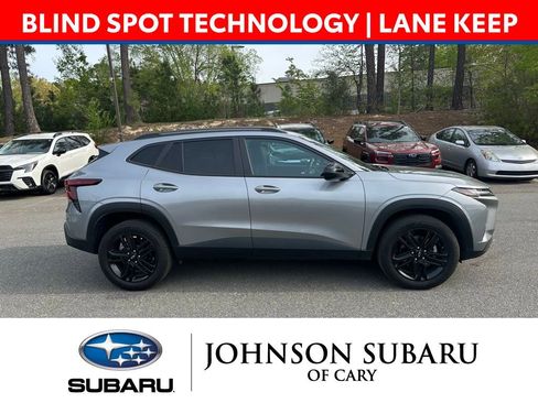 Used 2025 Chevrolet Trax ACTIV w/ Driver Confidence Package image 3