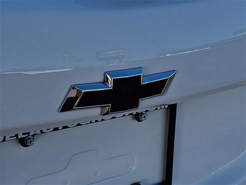 Certified 2021 Chevrolet Equinox LS image 30