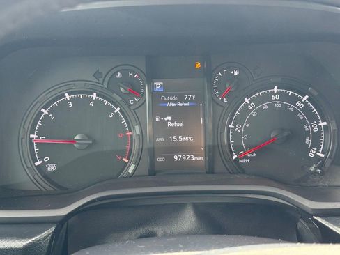 Used 2021 Toyota 4Runner SR5 AWD/4WD image 18