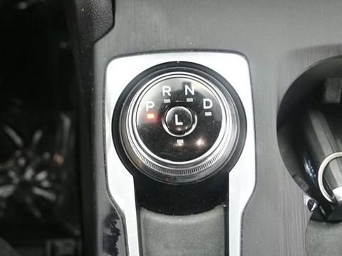 Used 2021 Ford Escape SE FWD image 27