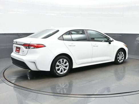 Used 2024 Toyota Corolla LE FWD image 6