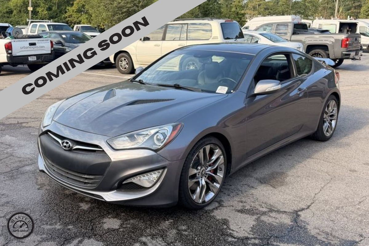Used 2015 Hyundai Genesis 3.8 RWD image 1