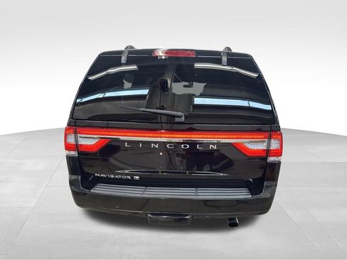 Used 2017 Lincoln Navigator L Reserve AWD/4WD image 36