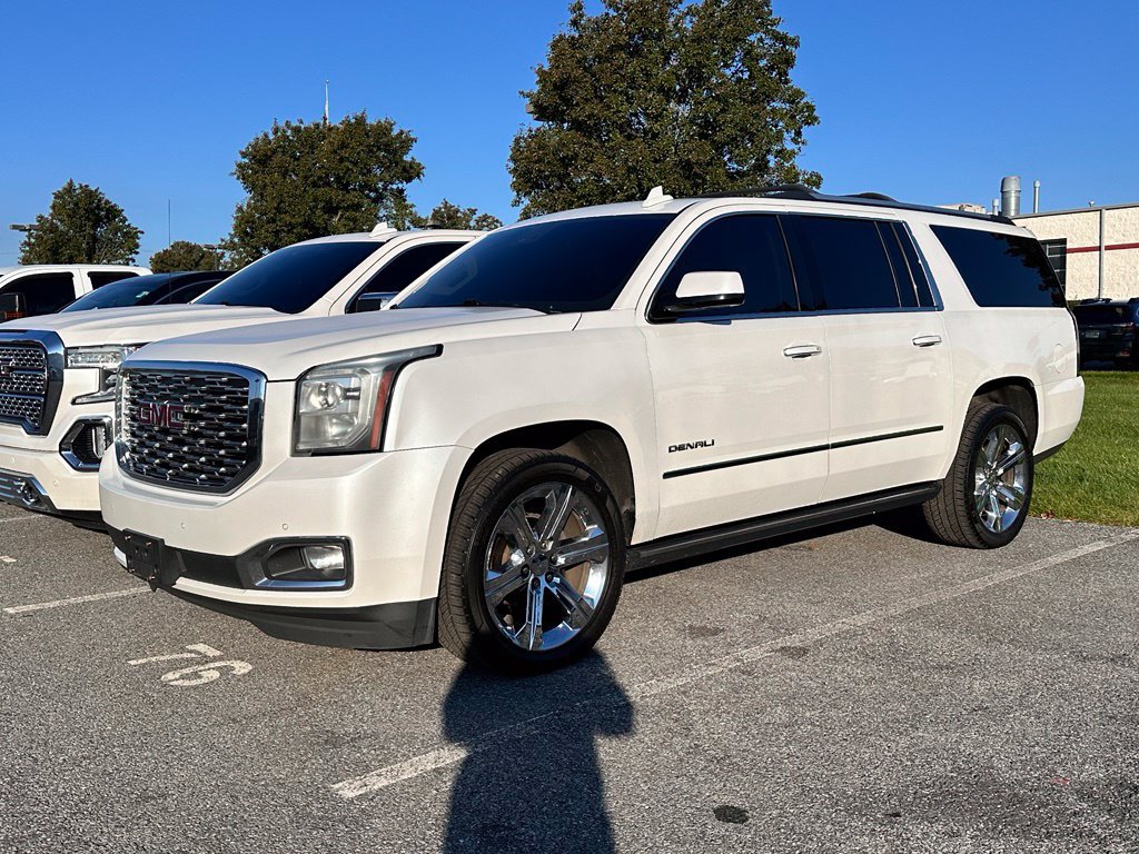 Used 2019 GMC Yukon XL Denali w/ Denali Ultimate Package AWD/4WD image 2