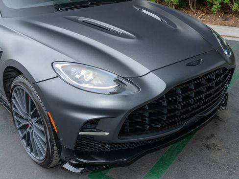 Used 2025 Aston Martin DBX 707 image 9