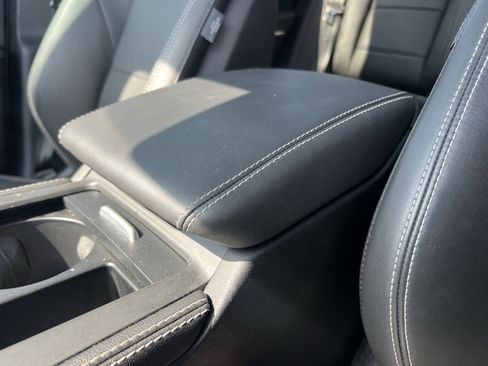 Certified 2025 Jaguar F-PACE R-Dynamic S image 27