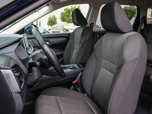 Used 2025 Nissan Rogue SV AWD/4WD image 16
