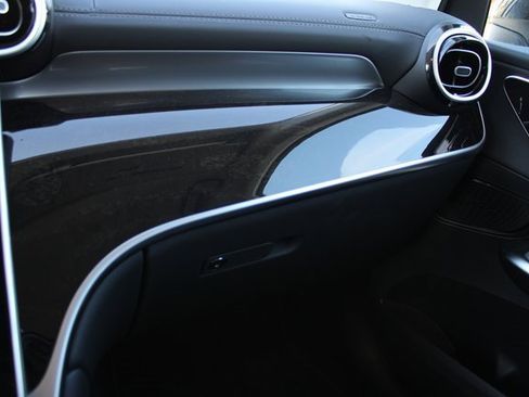 New 2025 Mercedes-Benz GLC 350e 4MATIC image 31